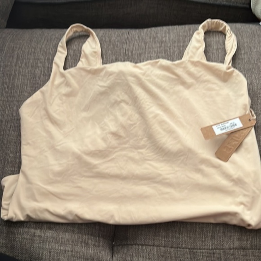 Skims Fits Everybody Square Neck Bodysuit - Picture 9 of 10